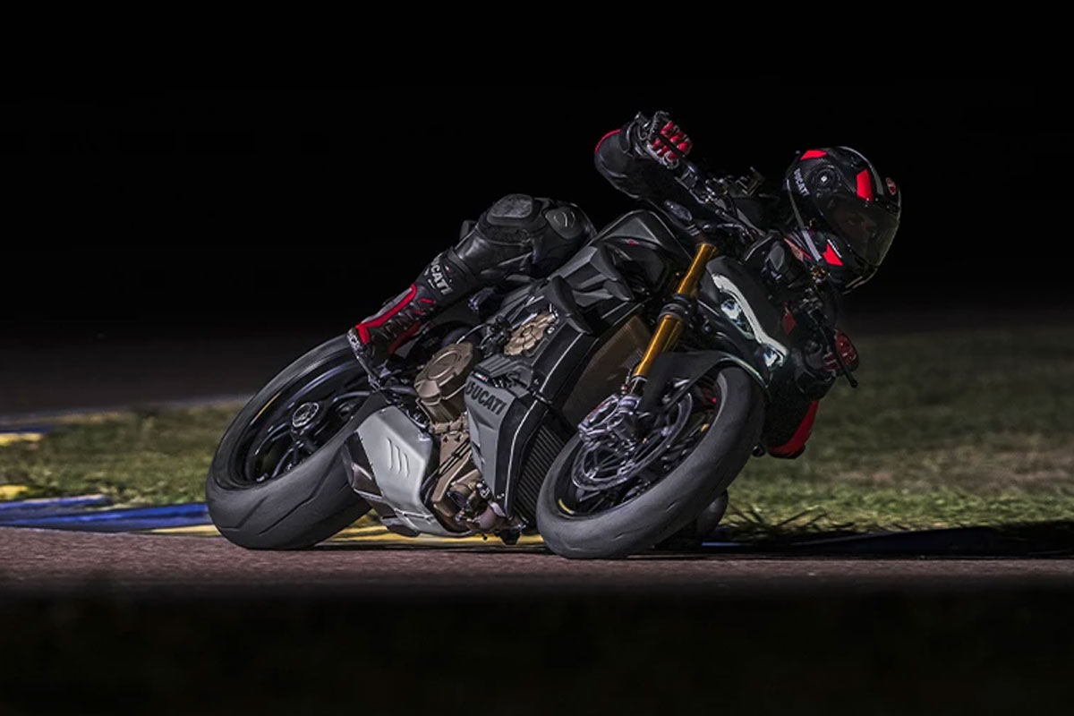 2024 Ducati Streetfighter V4 Image 01