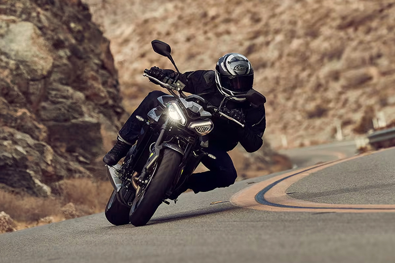 2024 Triumph Street Triple 765 R Image 05