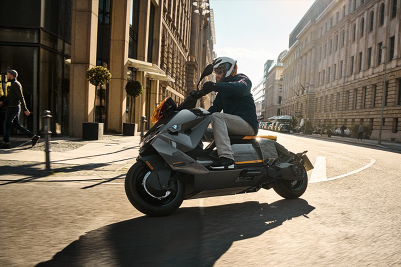2024 BMW CE 04 Image 03