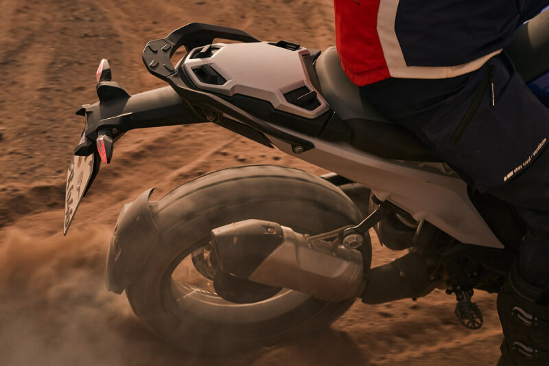 R 1300 Exterior Photo