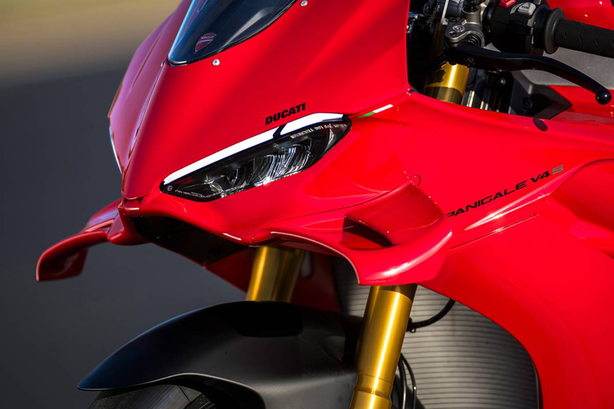 2025 Ducati Panigale V4 _ V4 S