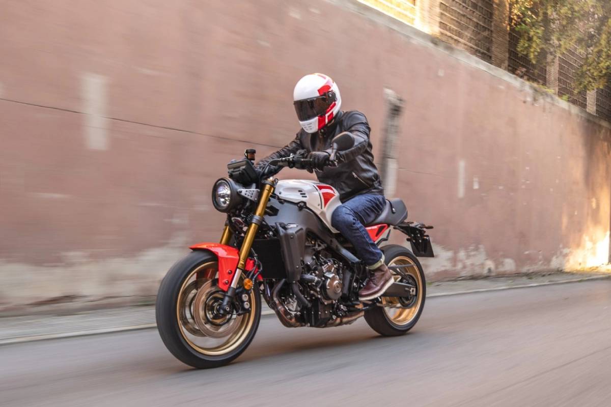 2025 Yamaha XSR900