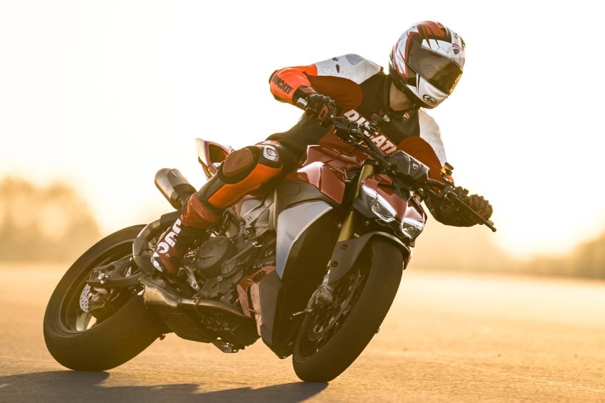 2026 Ducati Streetfighter V2s