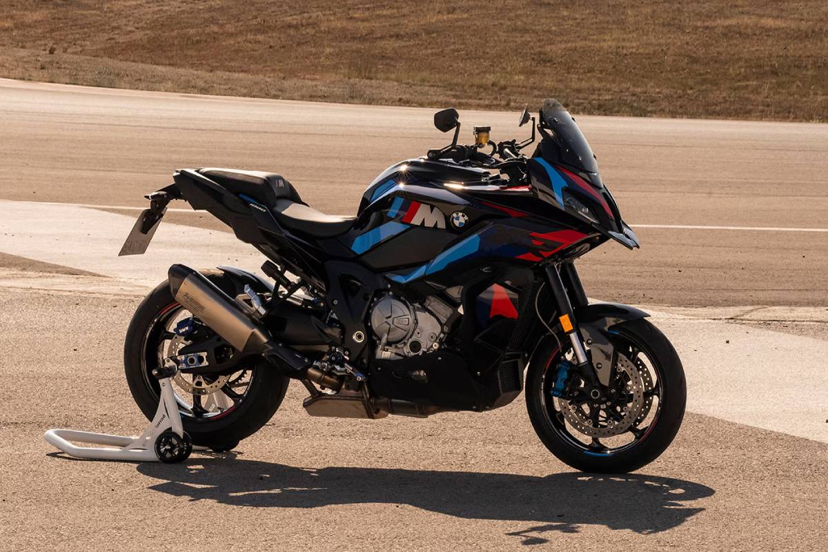 2026 BMW M 1000 XR