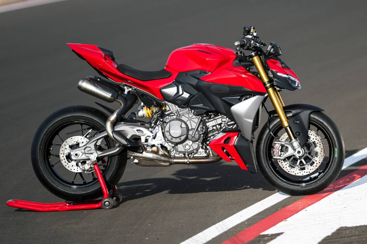 2026 Ducati Streetfighter V2