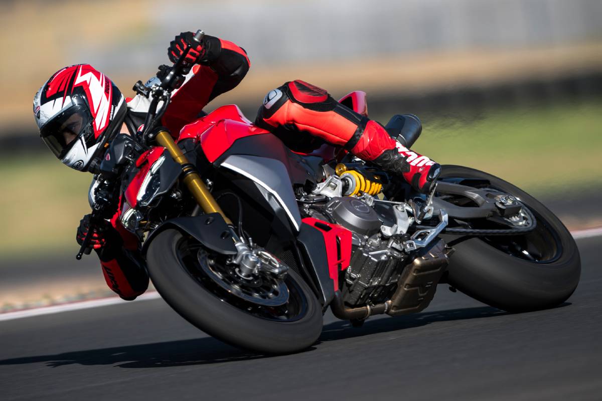 2026 Ducati Streetfighter V2